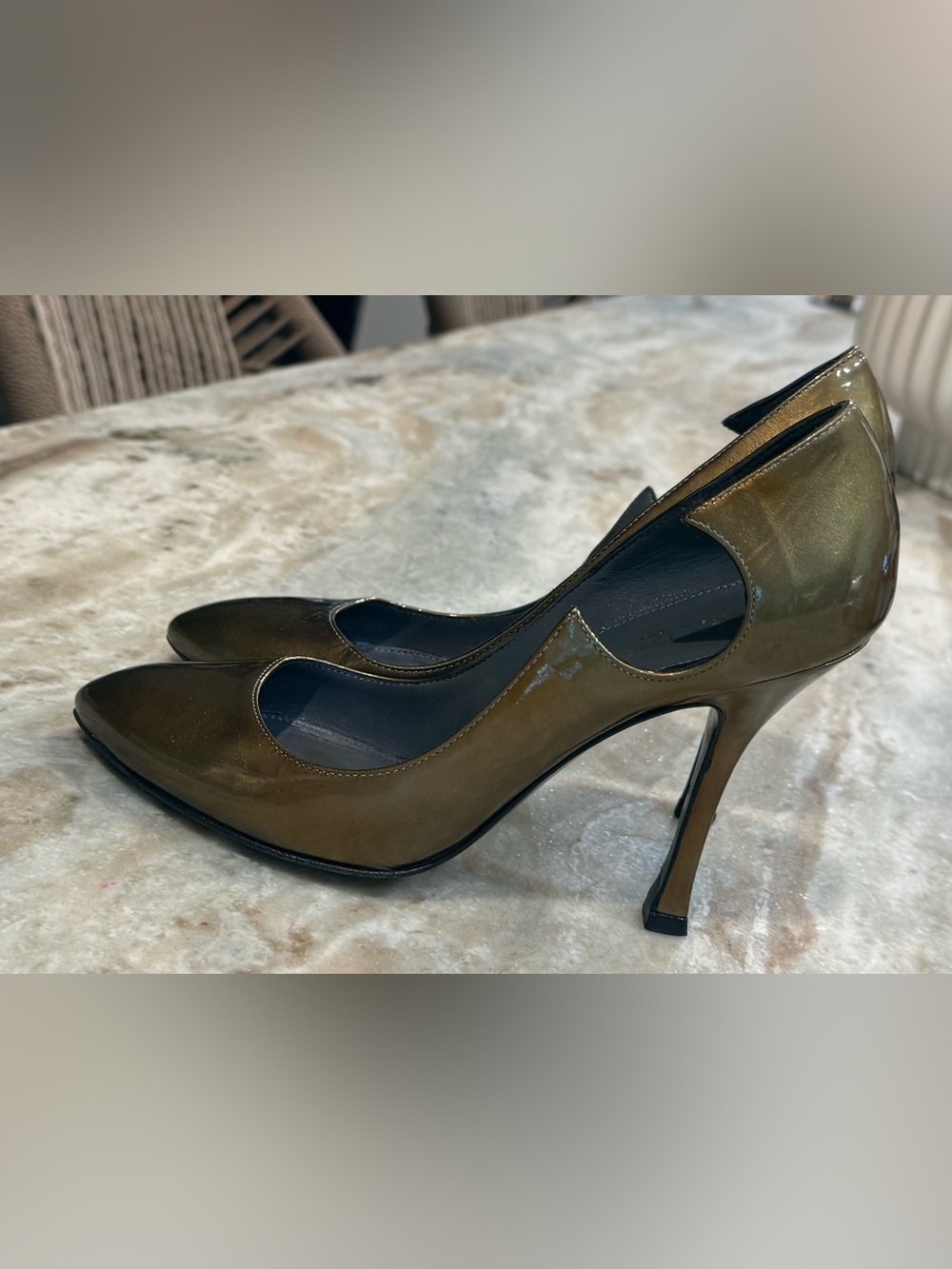 Women’s SERGIO ROSSI dark olive patent pointed toe heels- Size 36.5